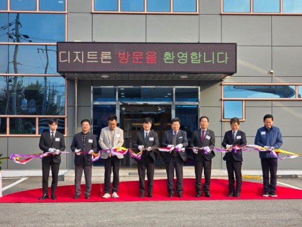 4_2iaUd018svc1jc9kq2unckrv_tg3zvl (1).jpg