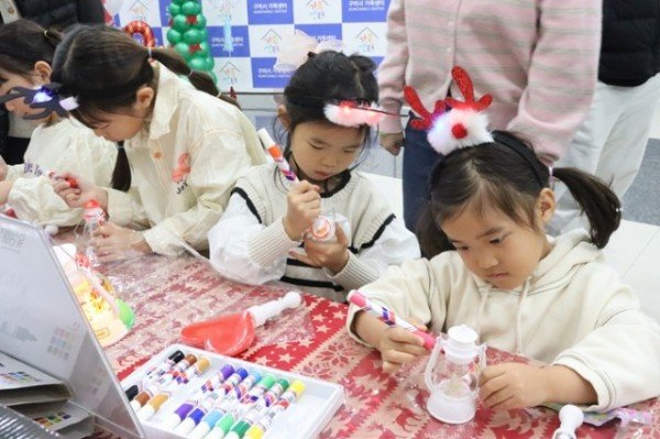 25-25 우리가족 품(다) 잇(다) 사(랑하다) DAY_2025년 성과보고회 보도자료 사진 (2) (1).JPG