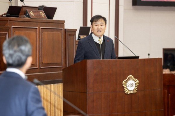 제292회 구미시의회 제2차 정례회 제2차 본회의 개회-시정질문(김재우 의원 질의).jpg