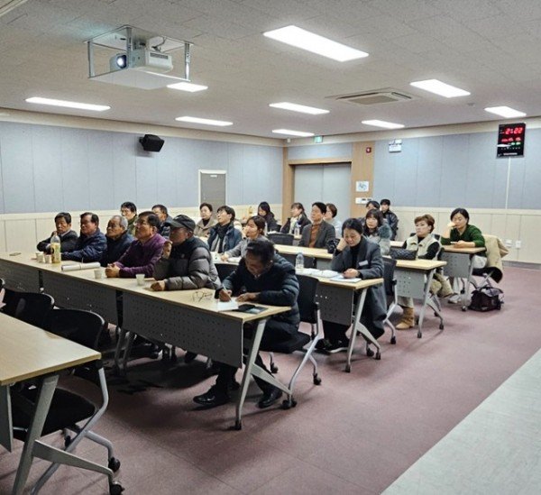 영주-3-2 영주시, 생활권 단위 로컬브랜딩 활성화 사업 주민설명회 진행모습.jpg