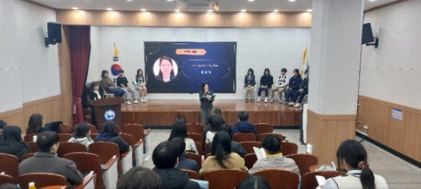 출판기념회(관장님 인사말씀).jpeg