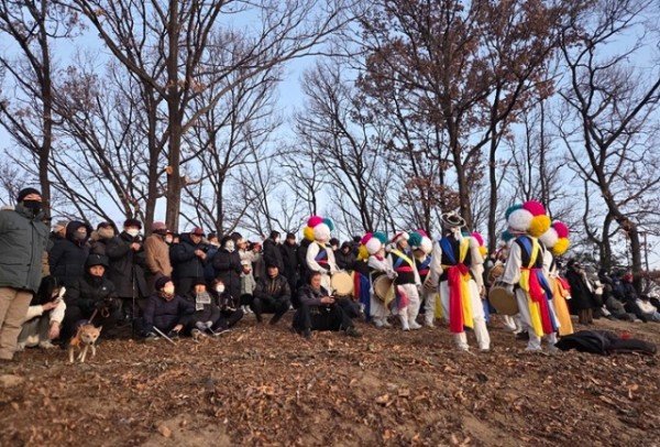 영주-1-5 선비풍물단 공연을 하고 있다.jpg