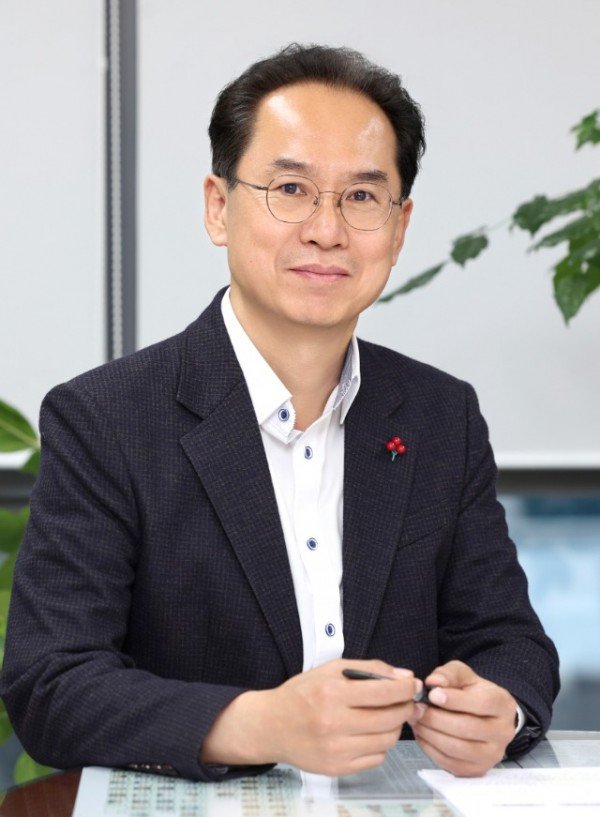 영주-1 엄태현 부시장 프로필 사진(영주시장 권한대행).jpg