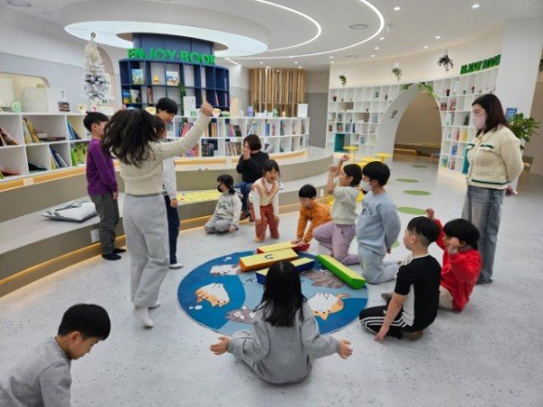 [아이돌봄과]새마을24시  윷놀이 프로그램.jpg