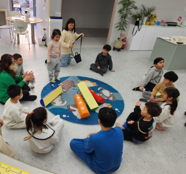 [아이돌봄과]새마을24시 마을돌봄터  윷놀이 프로그램.png