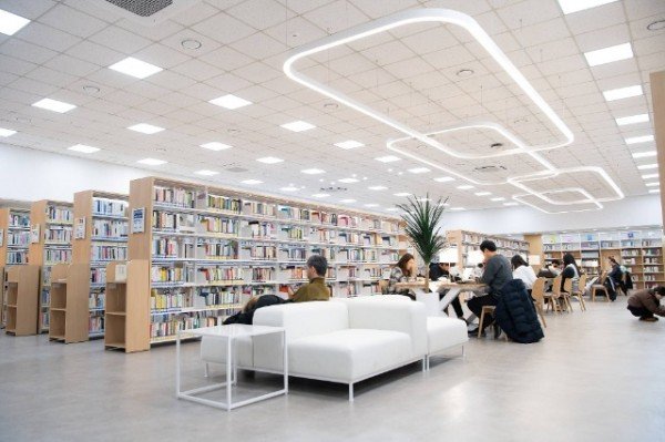 [시립중앙도서관]도서관내부1.jpg