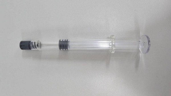 [신산업정책과]10-2. (주)메디커넥터(개발_프리필드시린지용 COC 소재 시제품).jpg