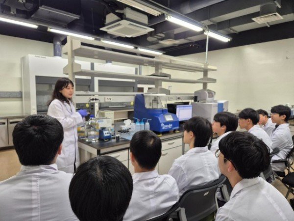 1.경북교육청, 직업교육 혁신지구 ‘이차전지 인력양성 중급과정’ 수료식 개최(포항 이차전지 인재 양성, 학교에서 산업 현장으로)_04.jpg