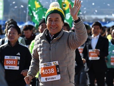 첨부3. 260308 성주참외 전국마라톤대회1(이강덕 경북중흥 캠프 제공).jpg