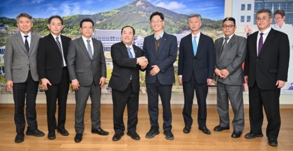 (추가_보도자료_3)일본_히로시마현_의회_의장단_방문2 (2).jpg