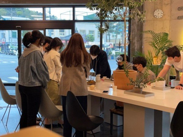 1-3. 사진(영양군, 농어촌 기본소득으로 커피를 배운다).jpg