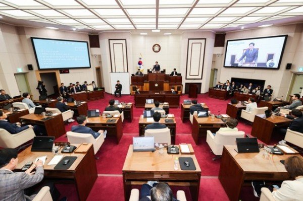 1. 구미시의회 제295회 임시회 개회(본회의장 전경).JPG