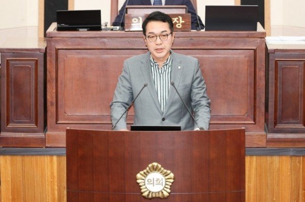 3. 구미시의회 제295회 임시회 개회(김근한 위원장_5분 자유발언).JPG