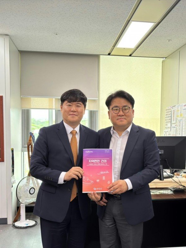 (예산재정과)구미시  부처예산안 국비 확보 속도전… 중앙부처 잇단 방문(1오른쪽 정경석 농림축산식품부 식품산업정책관1).jpg