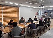영주-3-1 영주시는 지난 21일 청년창업지원센터에서 골목형상점가 현장 간담회를 개최했다.jpg