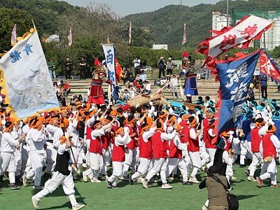 0503 ‘차전장군 노국공주 축제’ 셋째 날  민속 공연 절정.JPG