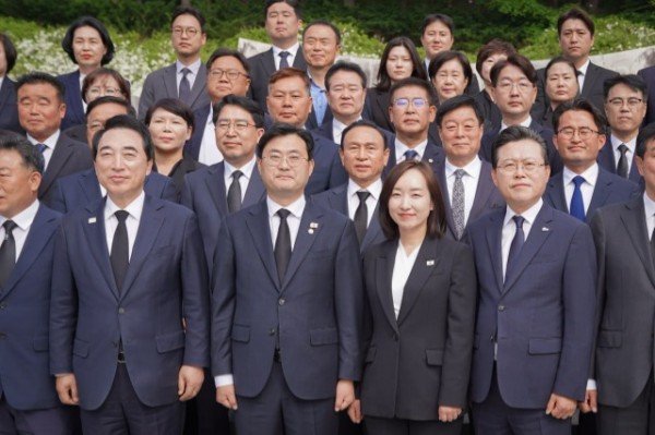 [260507]독립기념관 참배_단체2.jpg