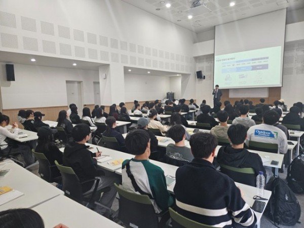 [교육청소년과]3 구미시진학진로지원센터_2026년 진학·진로 일대일 맞춤 컨설팅 운영 설명회.jpg