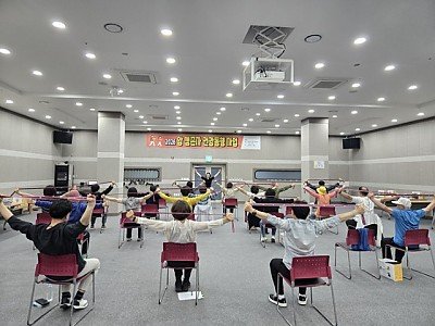 영주-5-2 암 치료를 마친 시민 20여 명이 참석한 가운데 ‘암 생존자 건강동행’ 첫 수업 성공적 마무리됐다.jpg