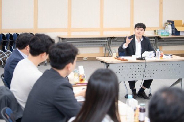 [미래도시전략과]구미시  AI·공간 전략 담은 미래도시포럼 본격 시동행사사진 2.jpg