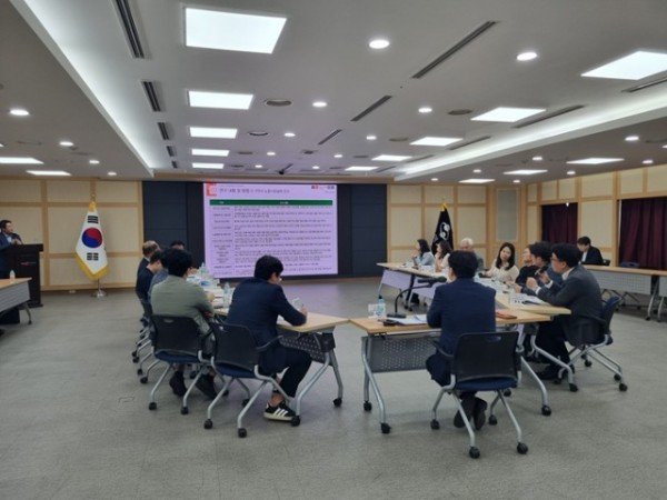 [노동복지과]구미시 노동실태조사 연구용역 착수보고회 회의사진2.jpg