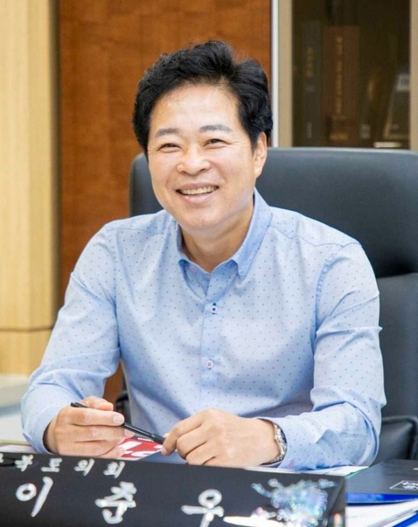 사진(이춘우 의회운영위원장).jpeg