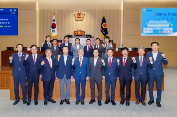 2026.07.07_제364회_임시회_제1차_본회의(단체사진)_1.jpg