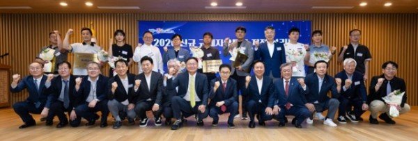 ①7.9_2026_경상북도_규제자유특구_신규_지정_기자회견(기념촬영).jpg