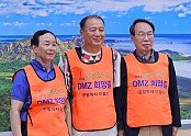 4_180726_셋이서나란히.jpeg