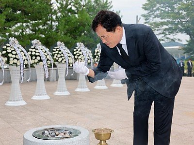 01의성군제공 의성군, 제81주년 광복절 참배행사 개최1.jpg