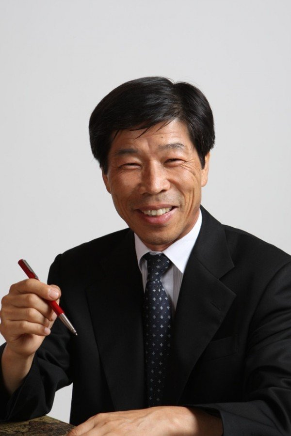 영주-2-2 영주시인재육성장학회, 배용호 첫 민간 이사장 취임(프로필 사진).jpg