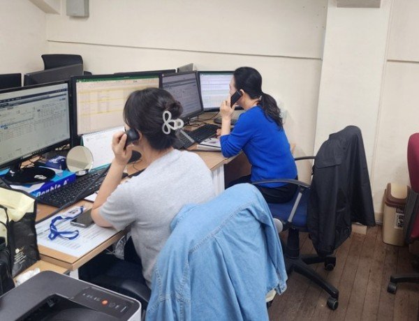 영주-6 영주시, 지방세 체납관리에서 복지 사각지대까지 살핀다(체납관리단 상담원 통화모습).jpg