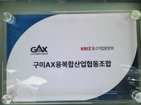9_39hUd018svc9oqmpu1sqldp_tg3zvl.jpg