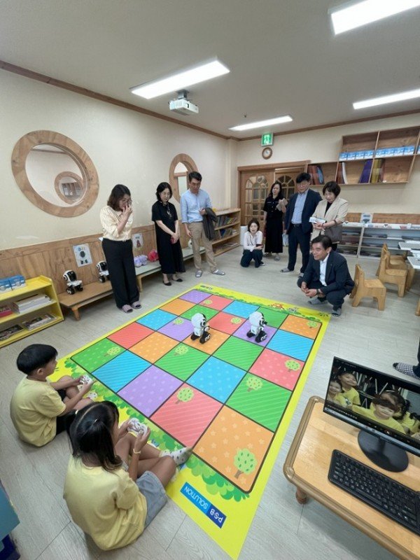 ②_어린이집_돌봄로봇1.jpg