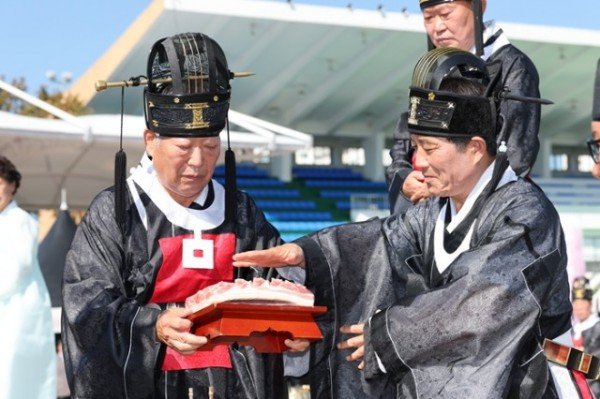 05의성군제공 의성문화제 사직제2.JPG